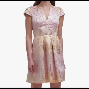 Size :14 Vince Camuto Blush Pink and gold dress with a V Cut in the front